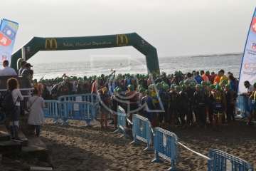 Ricardo Hernández y Raquel Aróstegui ganan con autoridad el XXVII Triatlón de Salinetas (Foto TA)